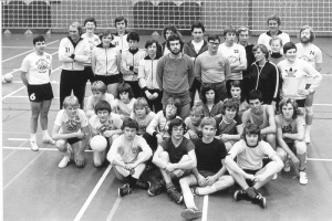 Na de ingebruikname van "de Wiegerd" groeide onze verenigin fors. Foto uit 1977 tijdens een training van de aanwezige leden.